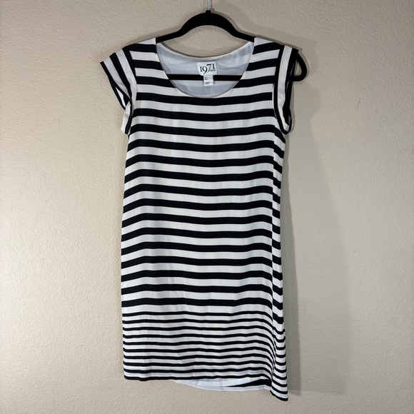 Reiss Dresses & Skirts - 1971 Reiss Josephine Black White Striped 100% Silk Shift Dress Sz 0 Quiet Luxury
